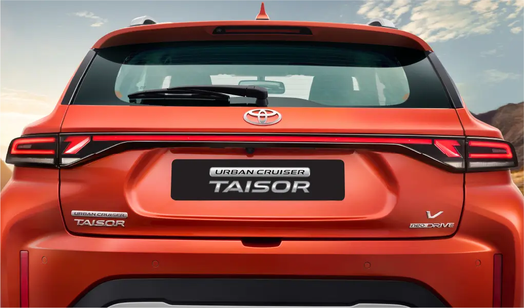 STYLISH CONNECTED LED TAIL LAMP