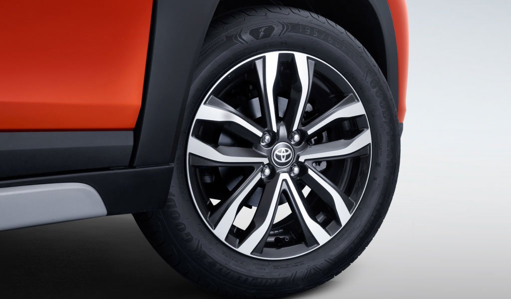 SLEEK AND SPORTY 16” MACHINED ALLOY WHEEL